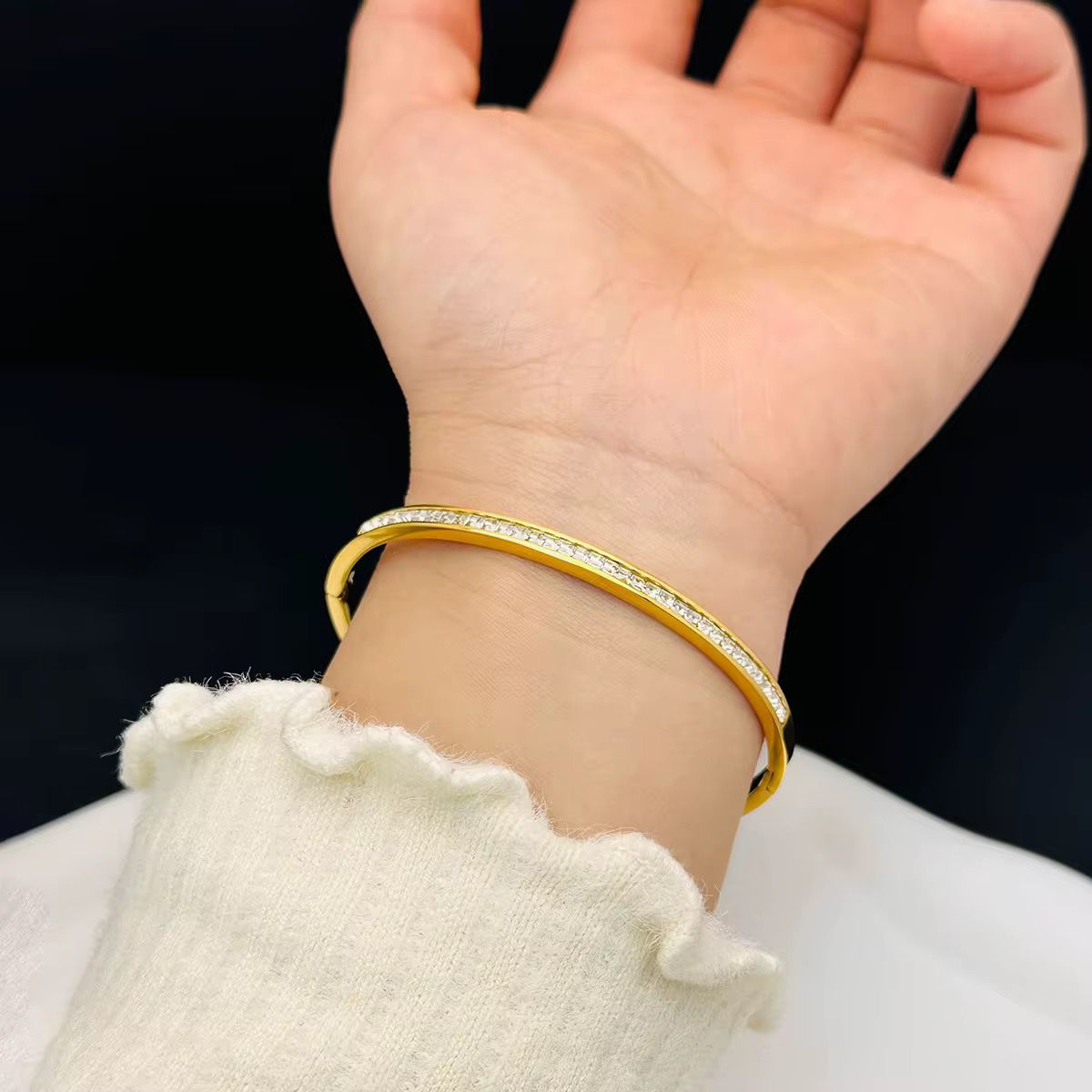 Diamond Handcuff