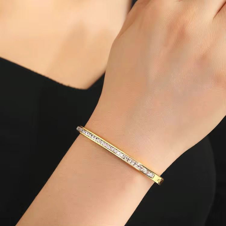Diamond Handcuff