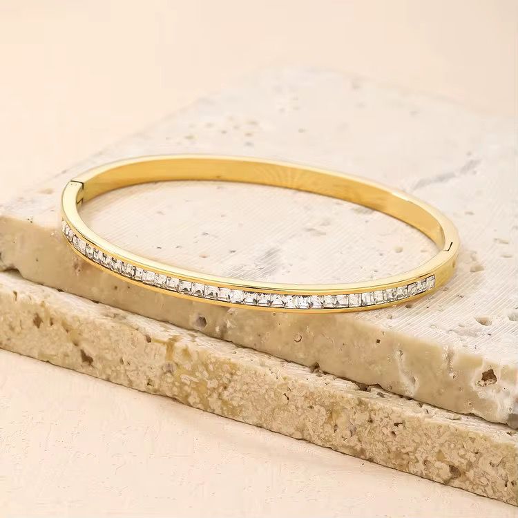 Diamond Handcuff
