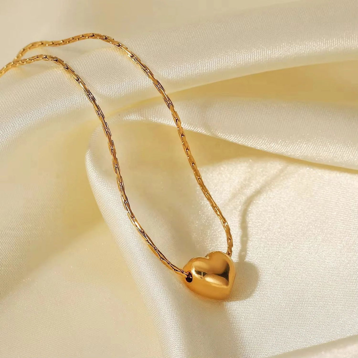 Minimal Heart Pendant