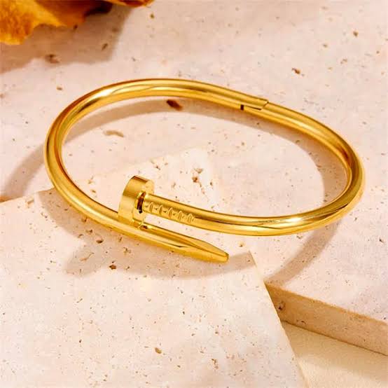 Nail Handcuff
